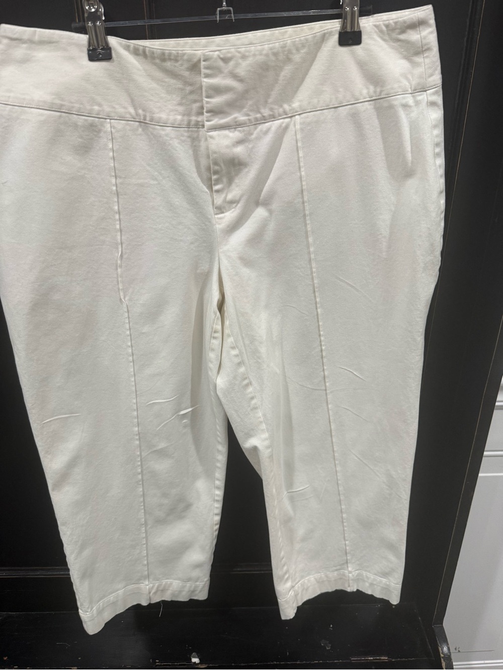 INC International Concepts White Cropped Pants